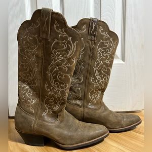 Women’s 6.5 Twisted X, Medium toe, Maybe worn 5 times.